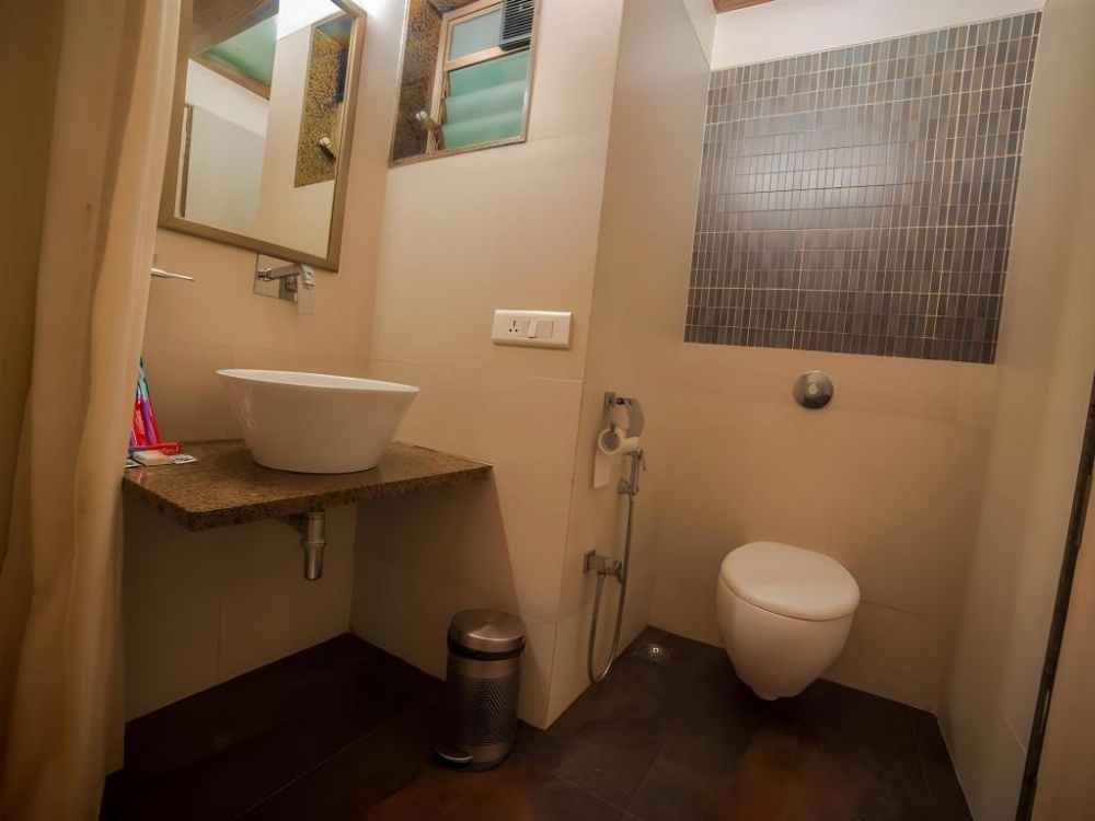 Room image 3